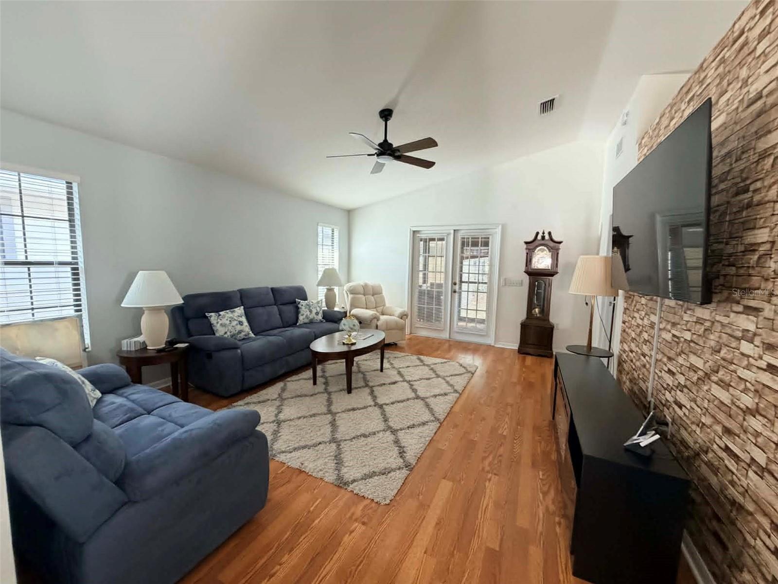 ETHANS GLEN - Residential