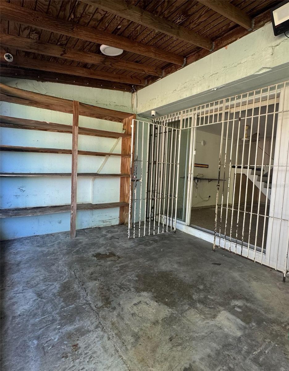 P2400FS FLAMBOYAN ST. AZ-9