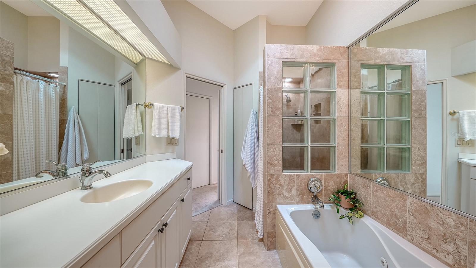 LIBRARY MEWS - Residential