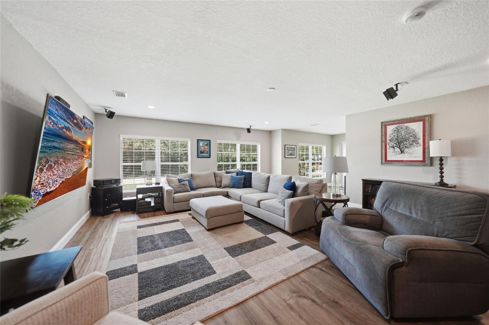 1282 CLEARVIEW DRIVE