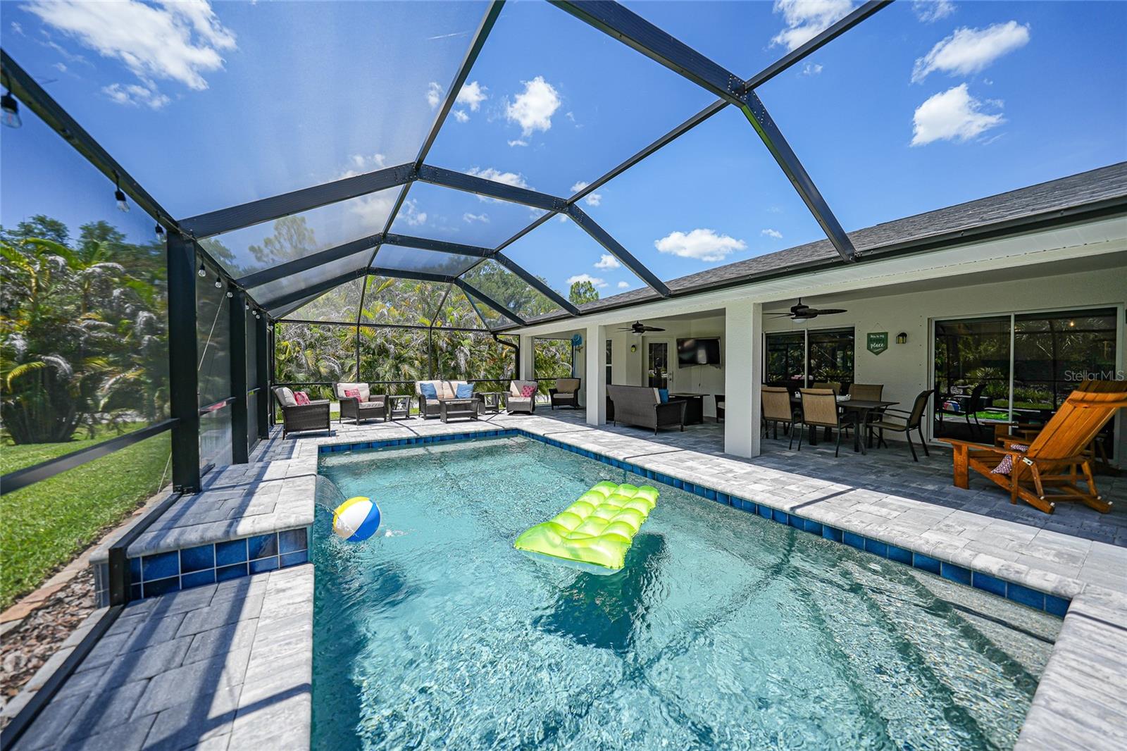 1282 CLEARVIEW DRIVE