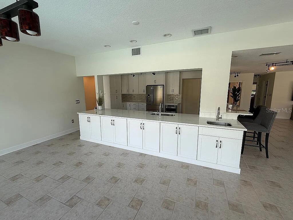 SIESTA ISLES - Residential