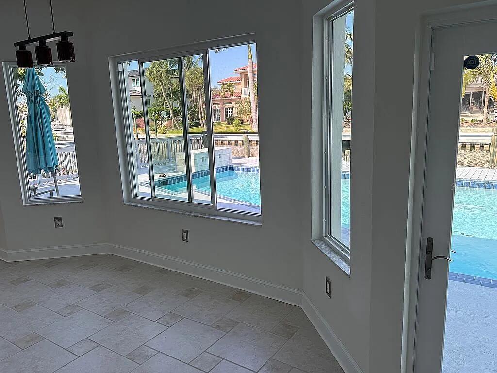 SIESTA ISLES - Residential