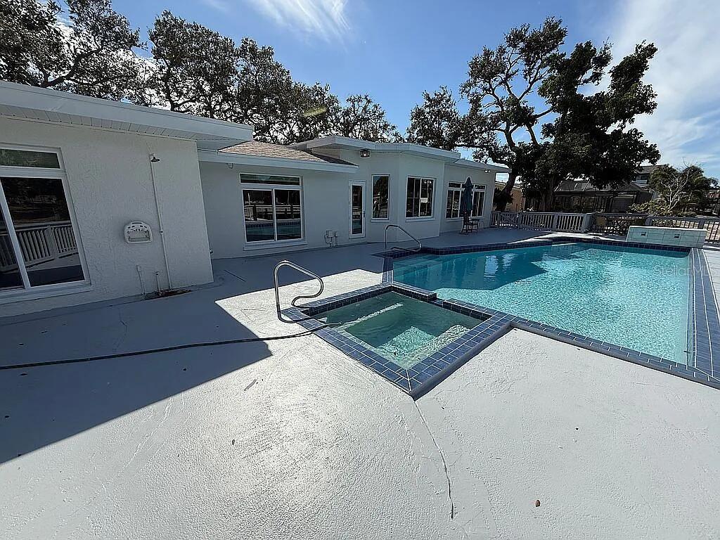 SIESTA ISLES - Residential