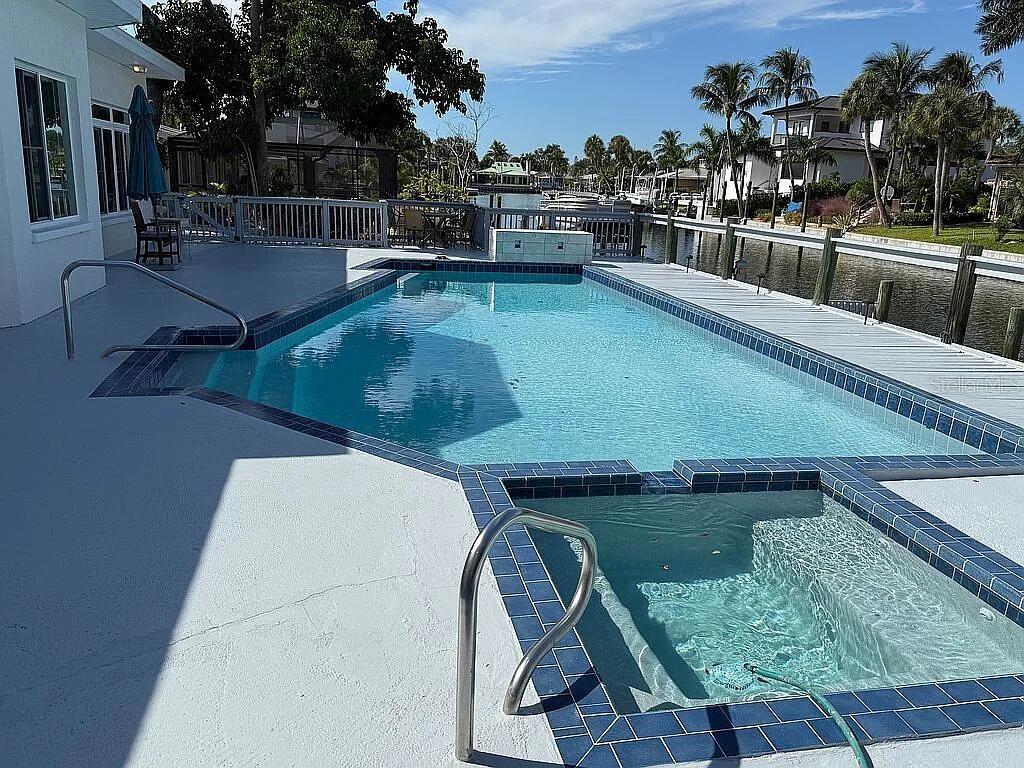 SIESTA ISLES - Residential