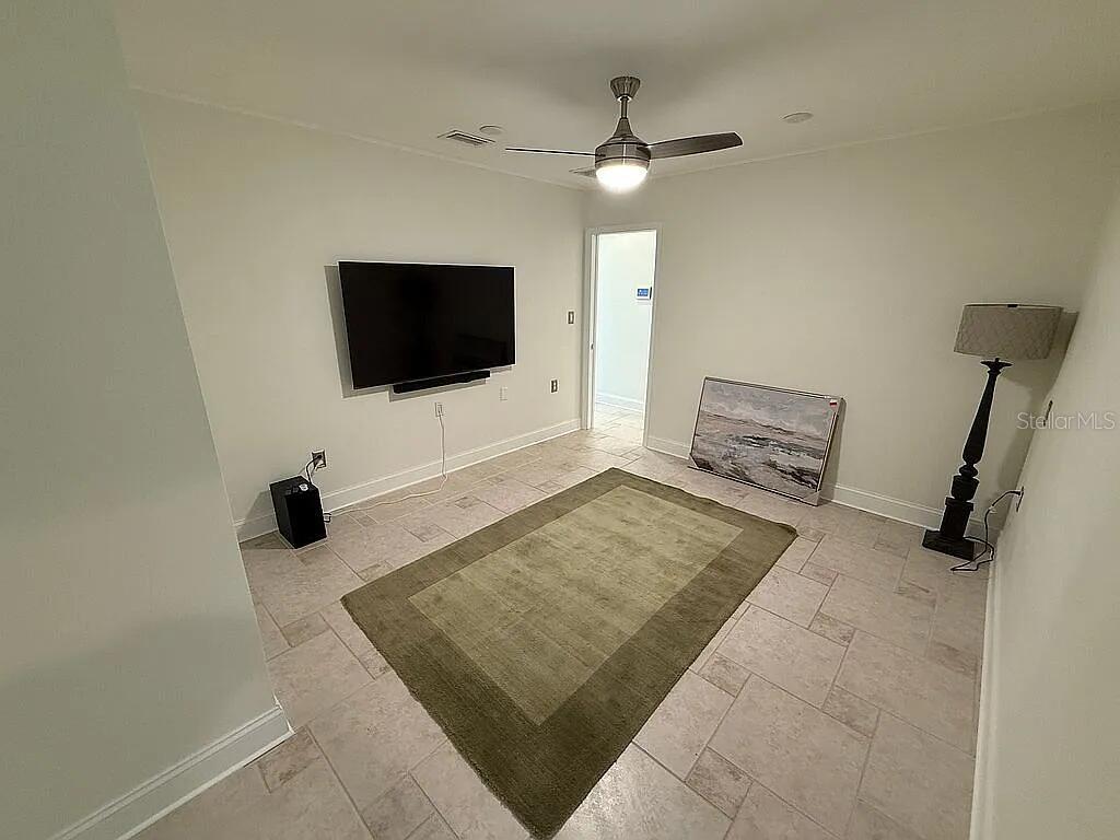 SIESTA ISLES - Residential