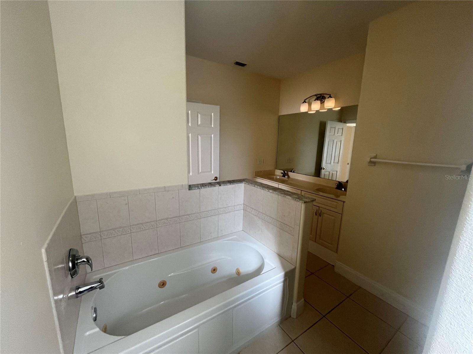 04 FAIRWAYS - Residential