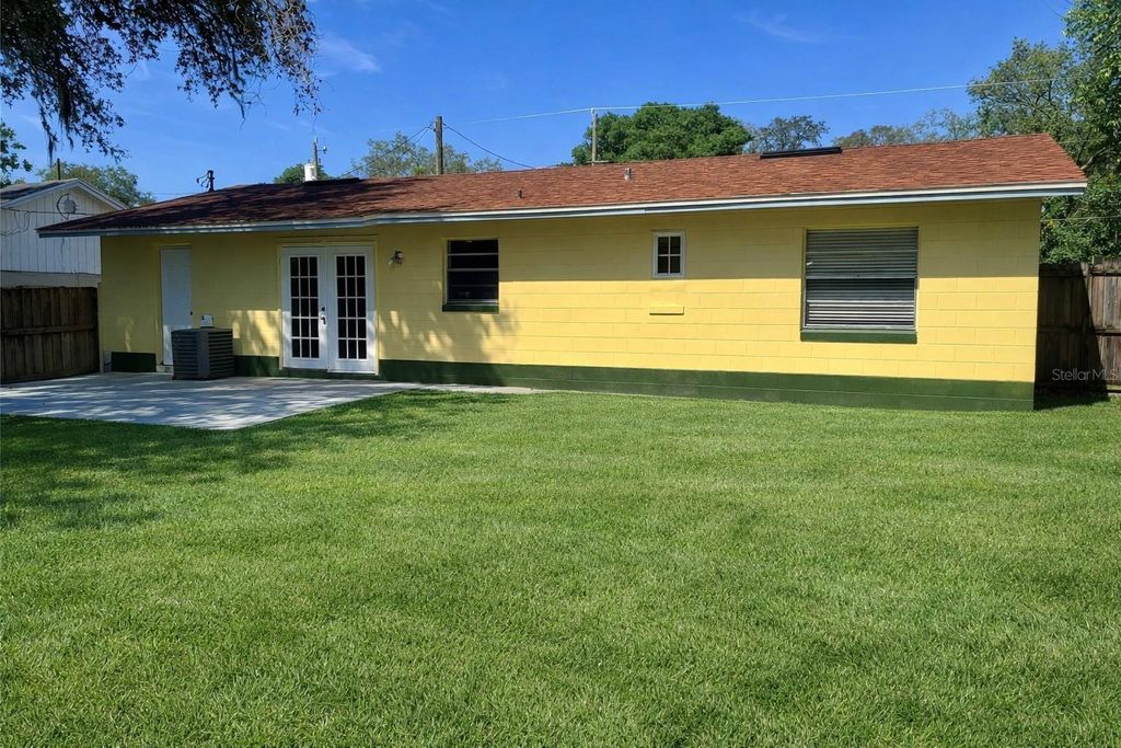 Photo of 235 Crabtree Avenue, Orlando, FL 32835 (MLS # O6380853)