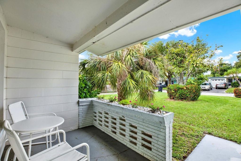 Photo of 914 Freemont Street S, Gulfport, FL 33707 (MLS # TB8405562)