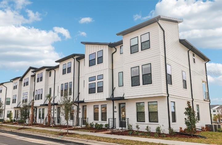 15315 HAMLIN PARK DRIVE