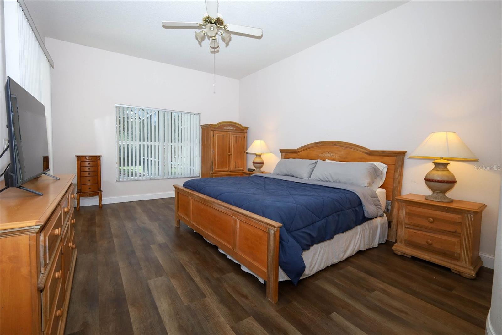 WHISPERING WOODS - Residential