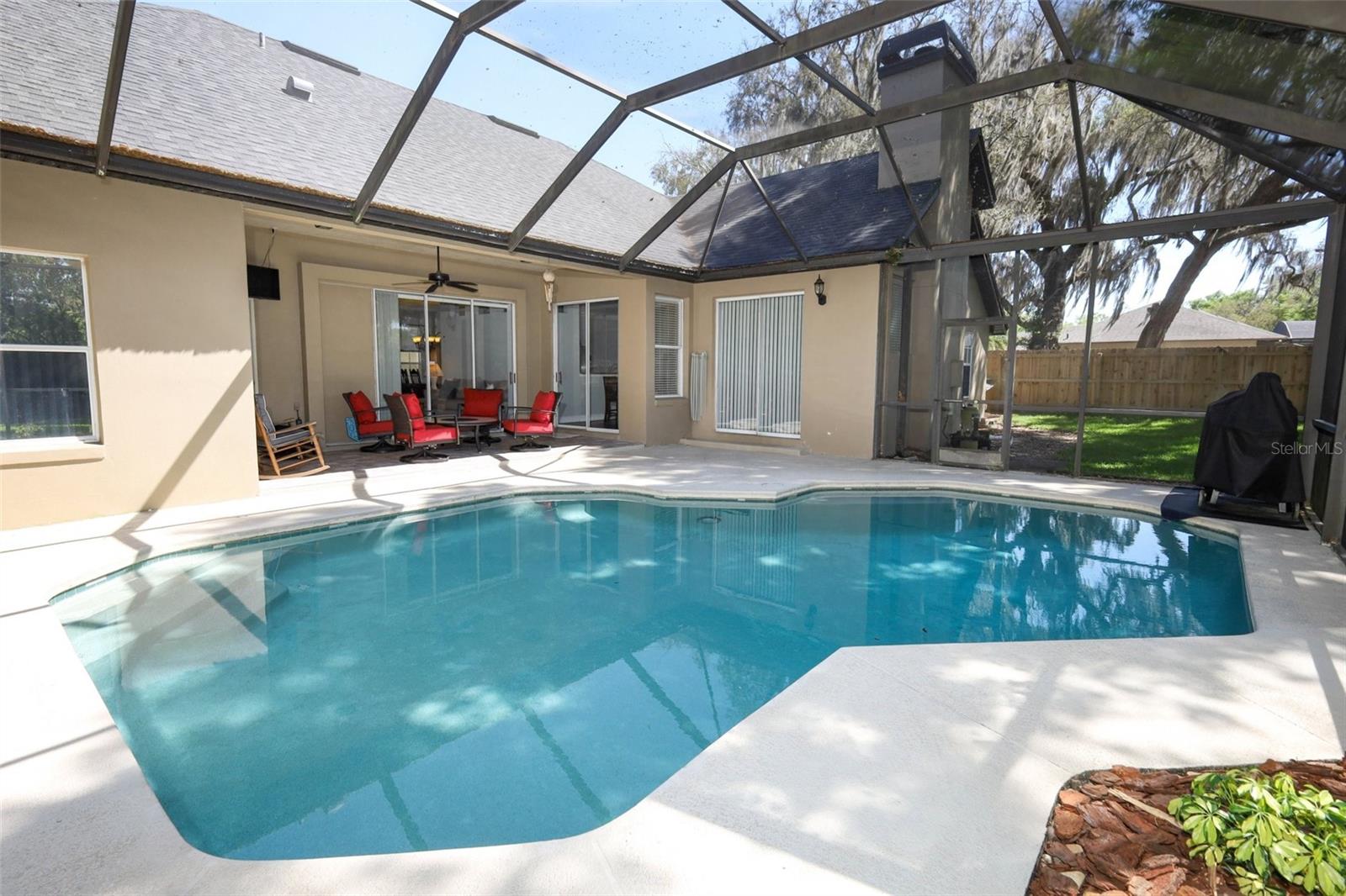 WHISPERING WOODS - Residential