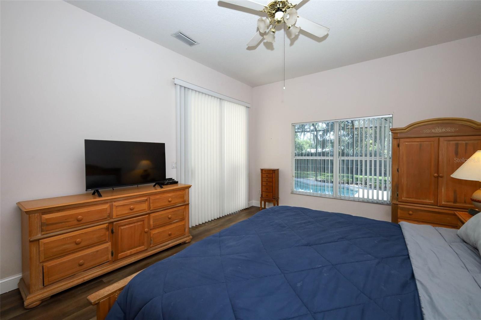 WHISPERING WOODS - Residential