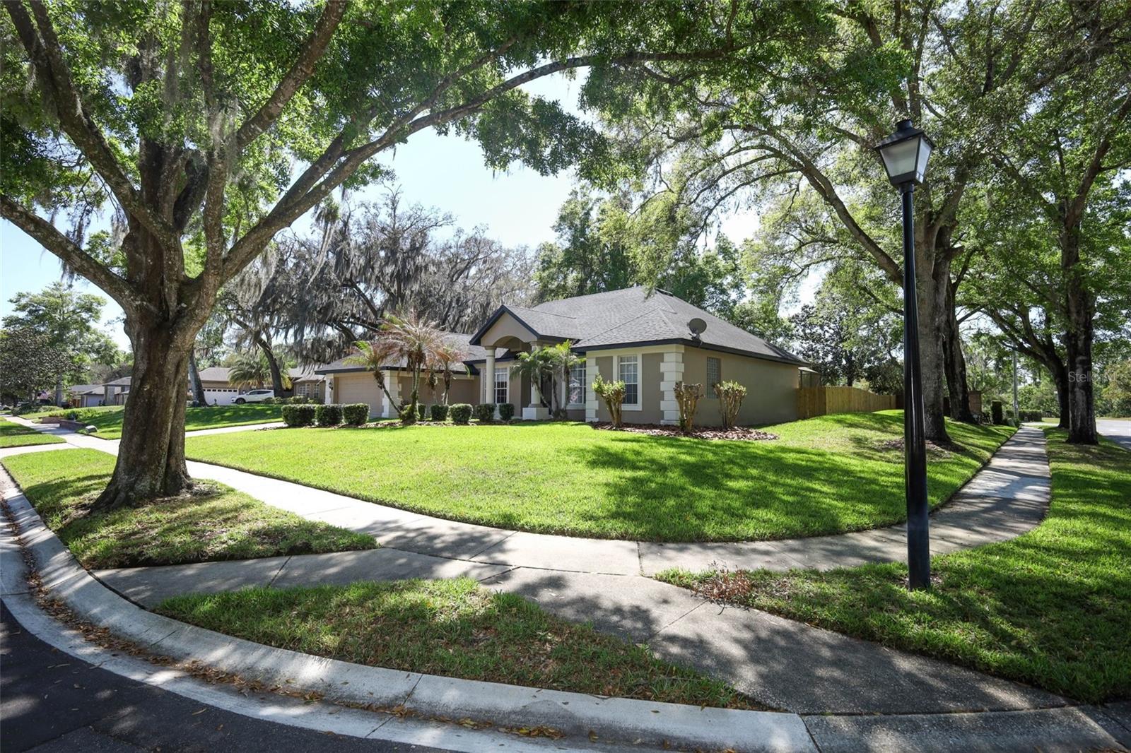 WHISPERING WOODS - Residential