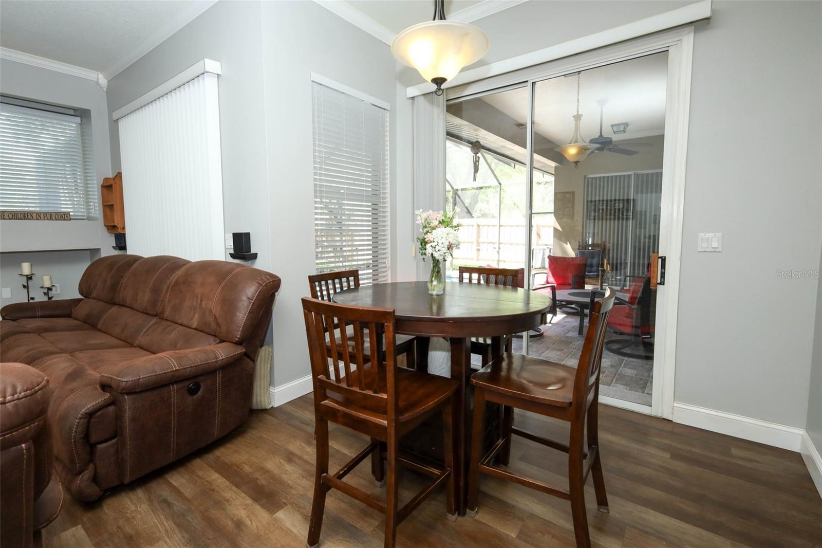 WHISPERING WOODS - Residential