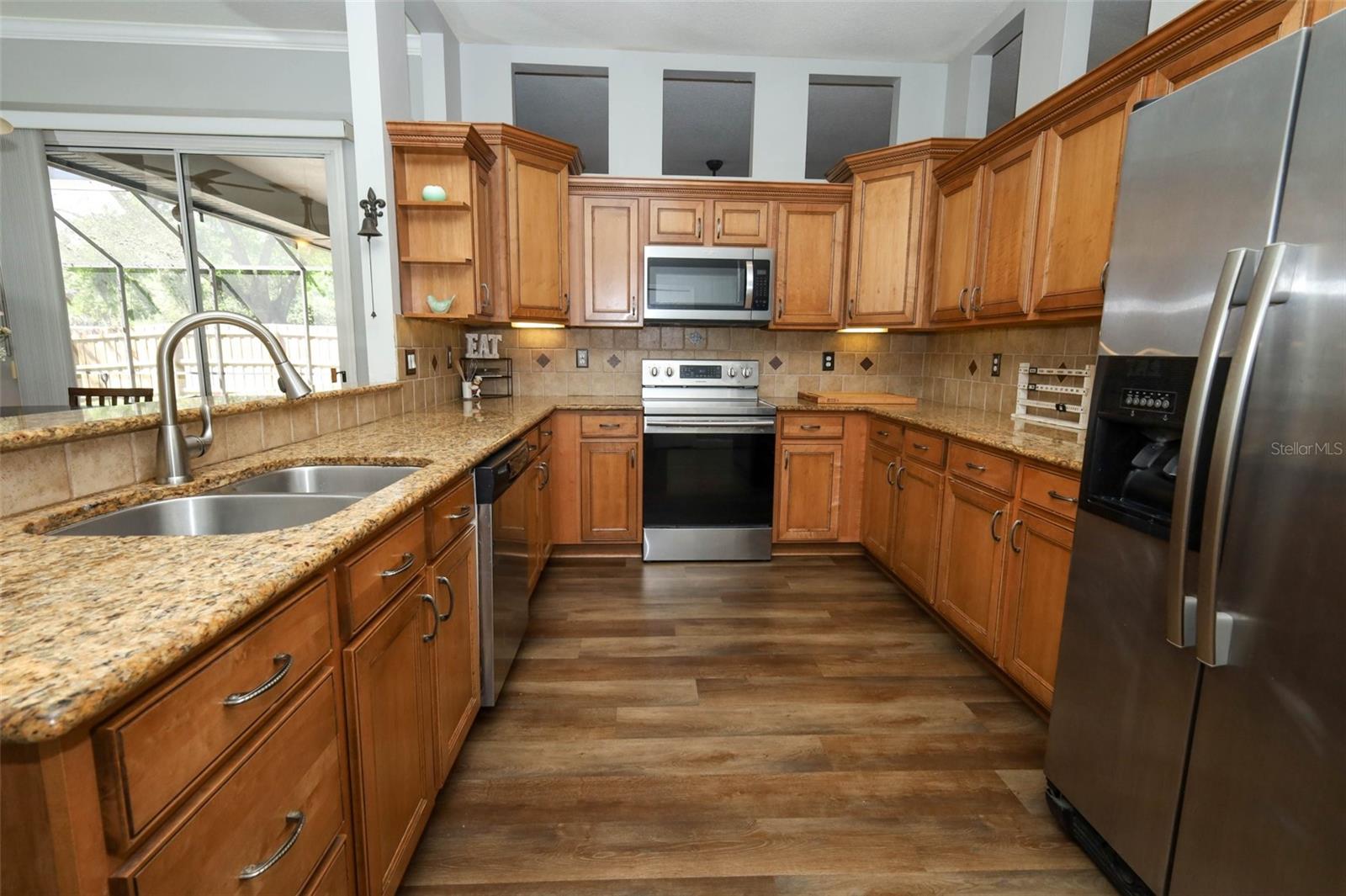 WHISPERING WOODS - Residential