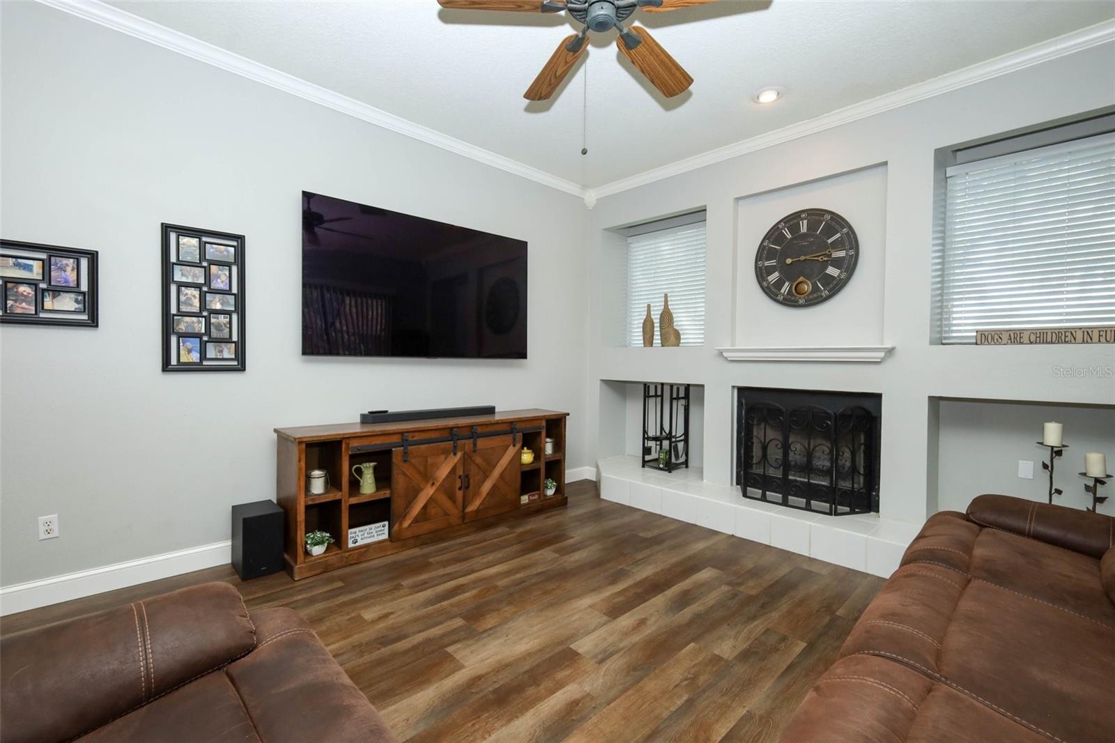 WHISPERING WOODS - Residential