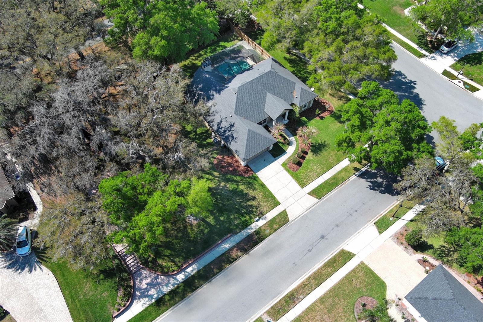 WHISPERING WOODS - Residential