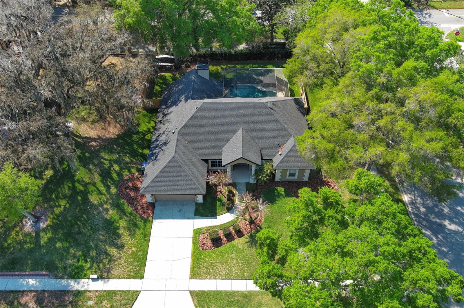 WHISPERING WOODS - Residential