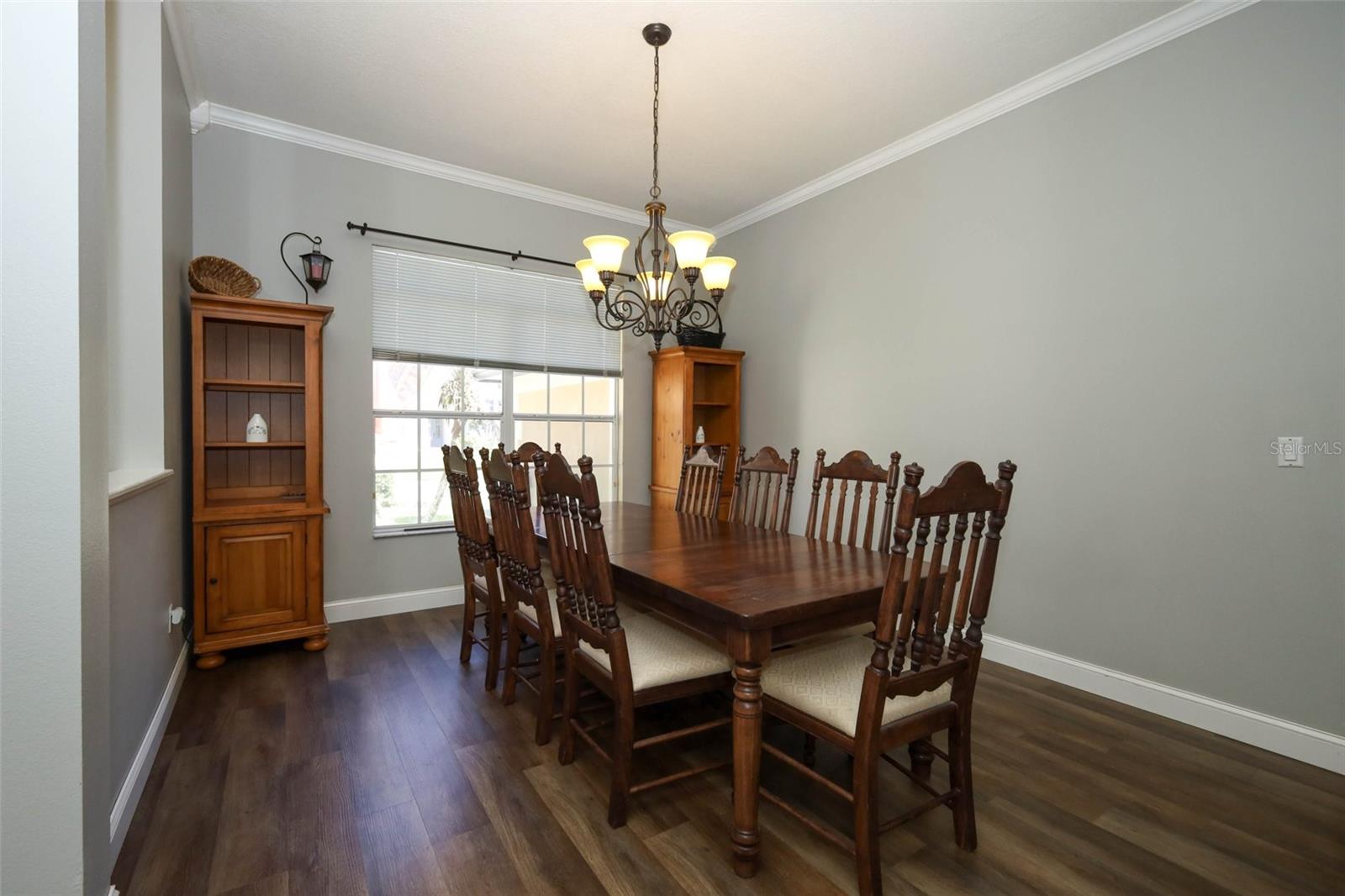 WHISPERING WOODS - Residential