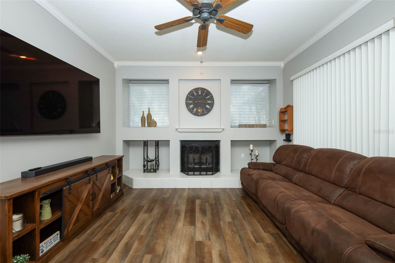 WHISPERING WOODS - Residential