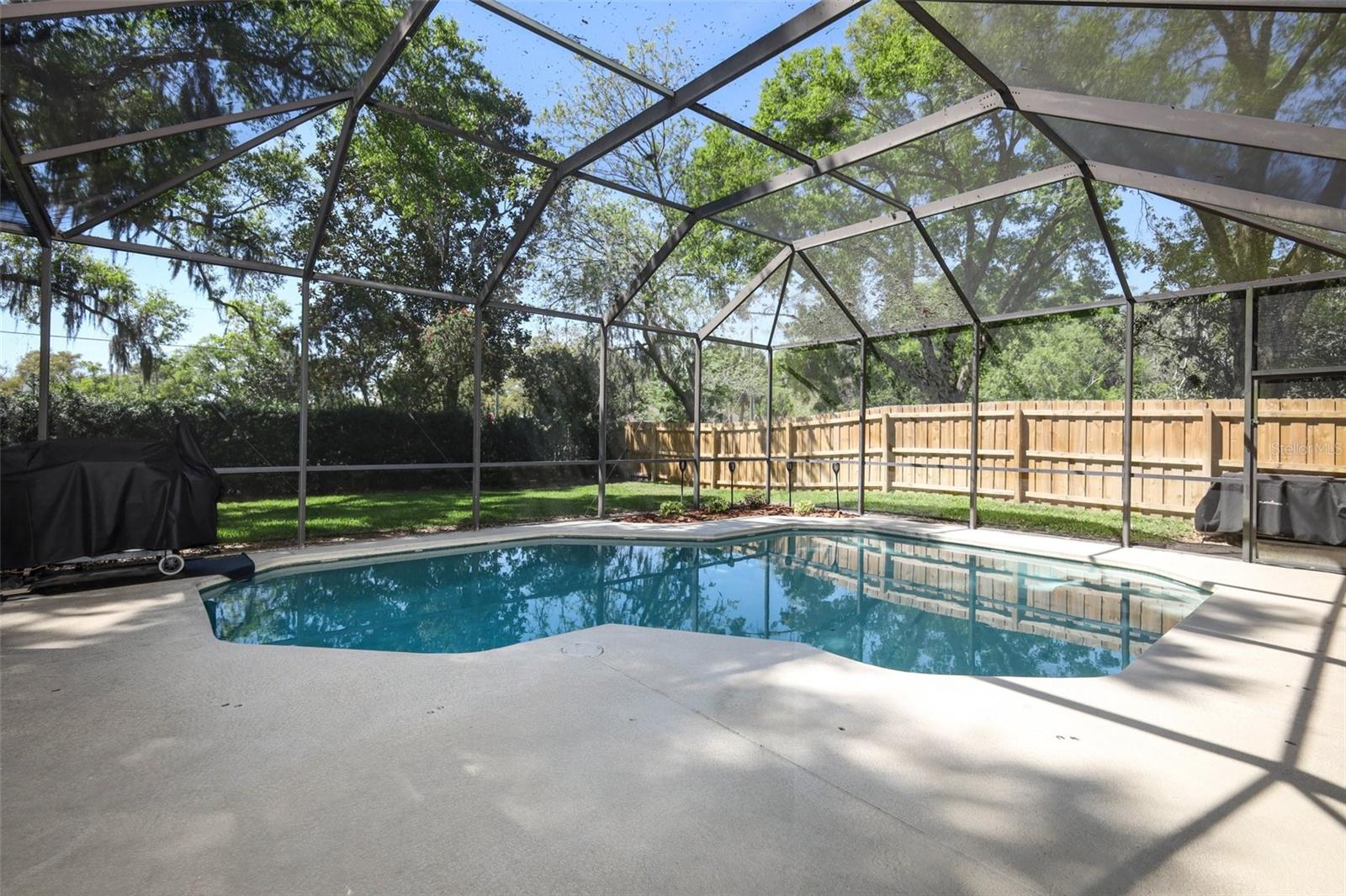 WHISPERING WOODS - Residential