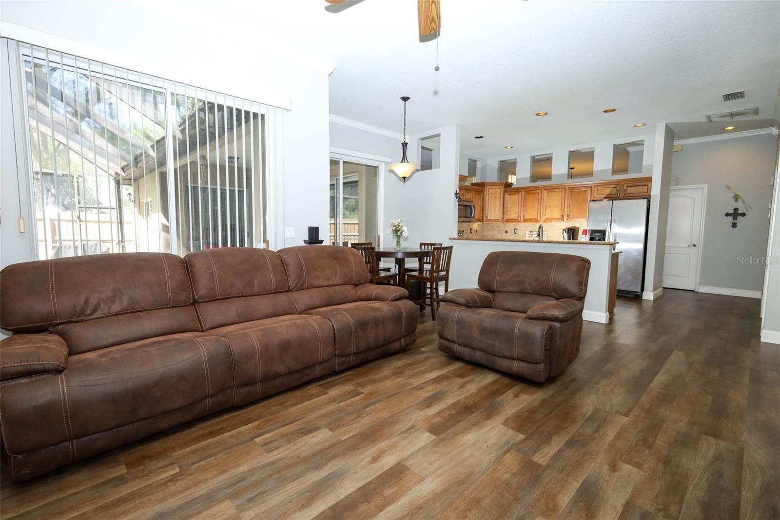 WHISPERING WOODS - Residential