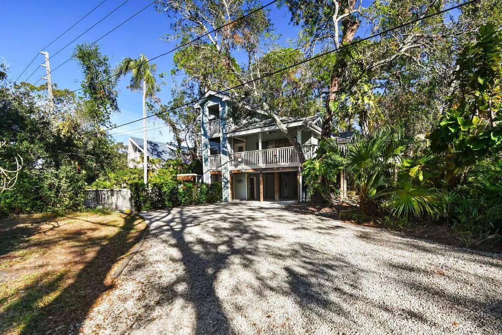 Photo of 13837 76th Avenue, Seminole, FL 33776 (MLS # TB8459837)