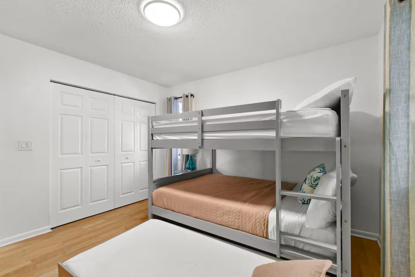 HARBOR VIEW 4 - Residential