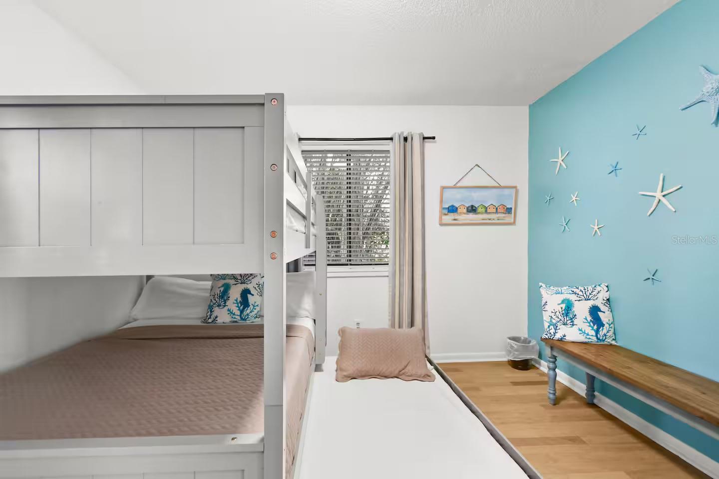 HARBOR VIEW 4 - Residential