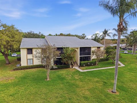 Photo of 1488 Pine Glen Lane #B2, Tarpon Springs, FL 34688 (MLS # TB8486714)