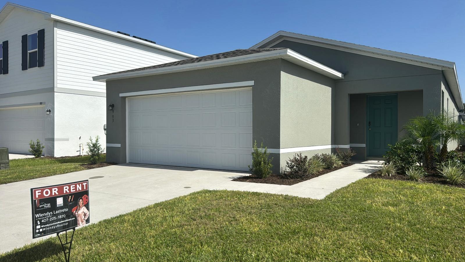 Beautiful Brand New Property for Rent in this beautiful brand new community, perfect for you and your family, it has 3 bedrooms, 2 bathrooms, 2 parking spaces, with Internet included, a pool that you can enjoy with your family in a quiet and safe home, this house has 2,142 Sqft extremely spacious and spacious to live in freedom, it is in a comfortable and central area, just minutes from shops, supermarkets and main access avenues, you will have access to very good private and public schools just a few minutes from the property, Excellent option to live.