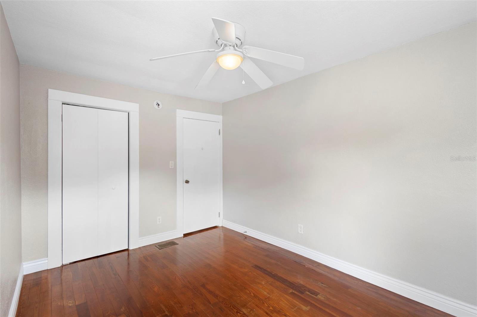 ORANGE CREST - Residential