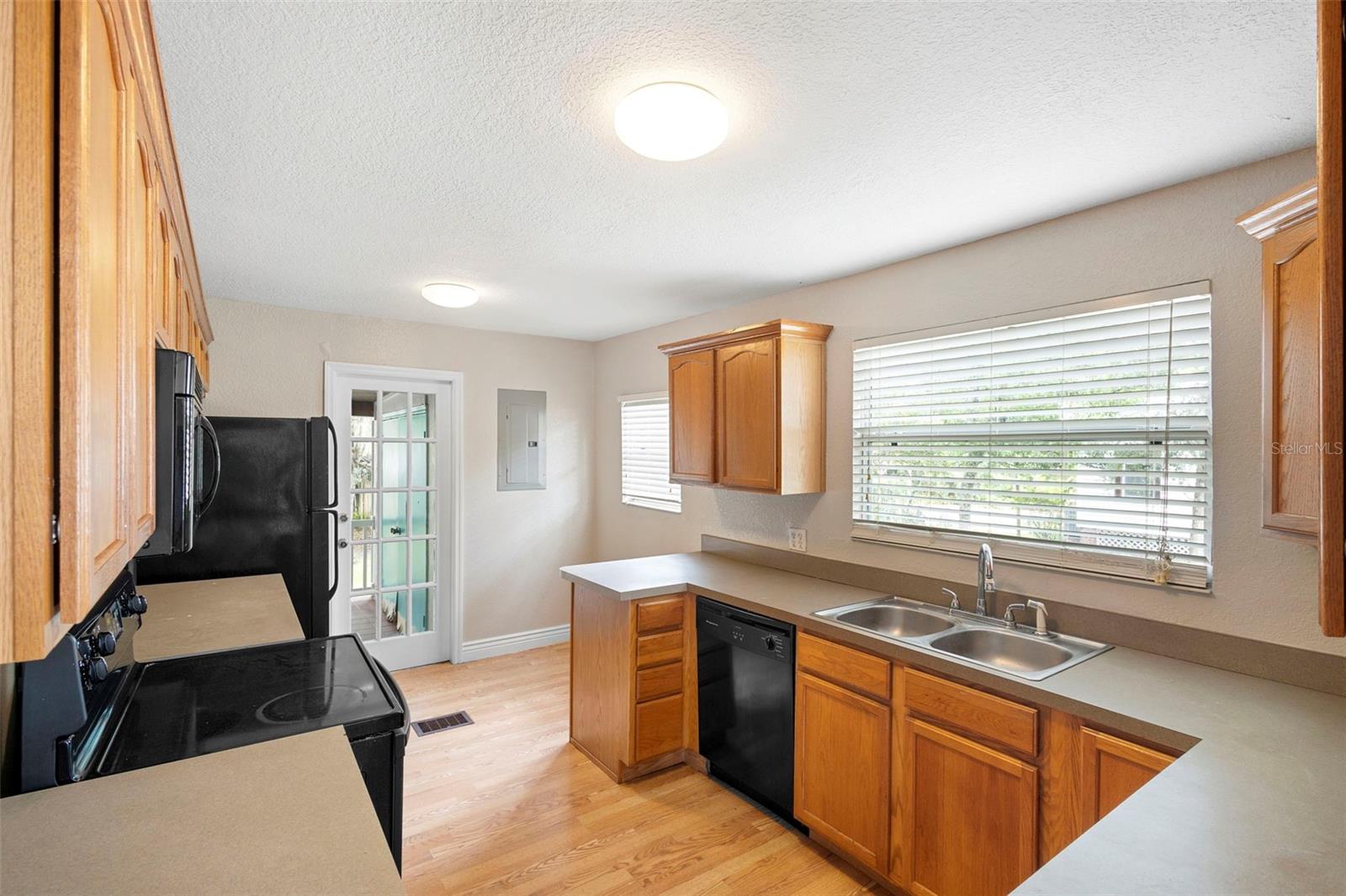ORANGE CREST - Residential