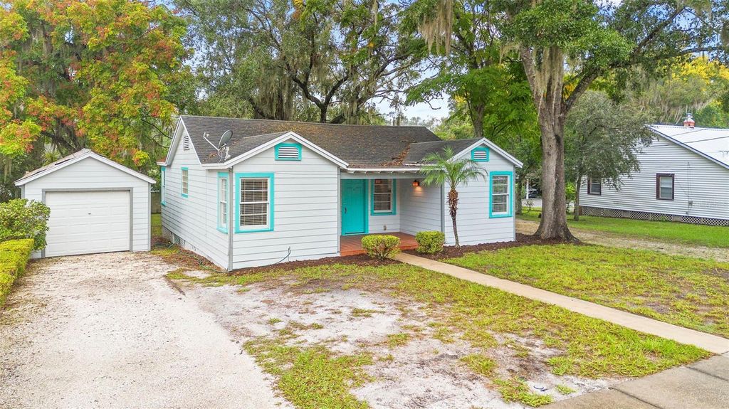 Photo of 406 N Kentucky Avenue, Deland, FL 32724 (MLS # V4945356)