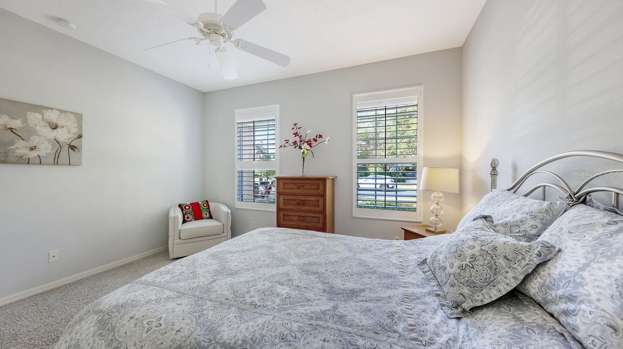 CARRIAGE RUN AT UNIVERSITY PLACE - Residential