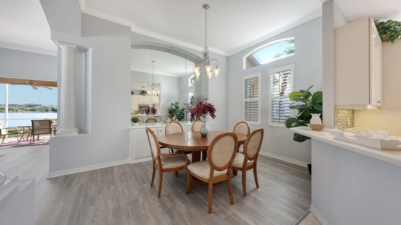 CARRIAGE RUN AT UNIVERSITY PLACE - Residential