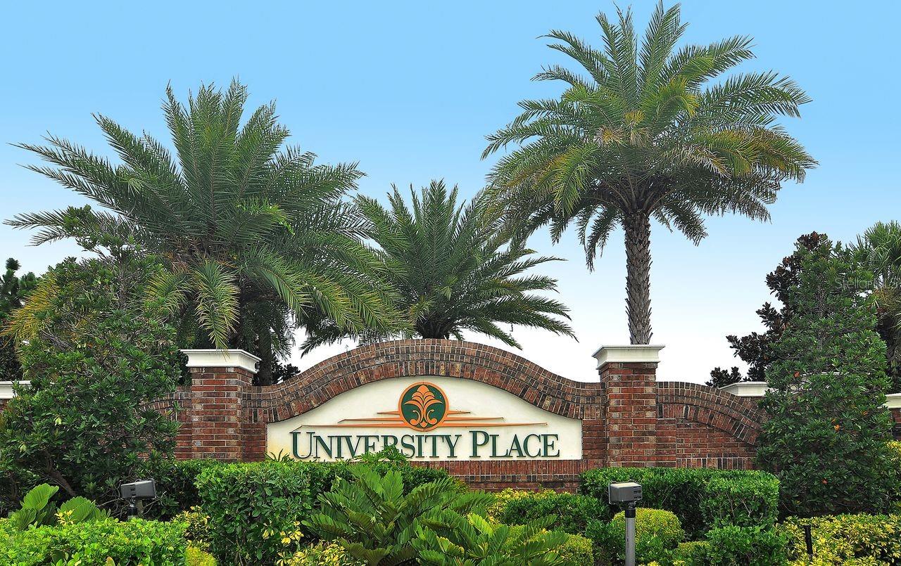 CARRIAGE RUN AT UNIVERSITY PLACE - Residential