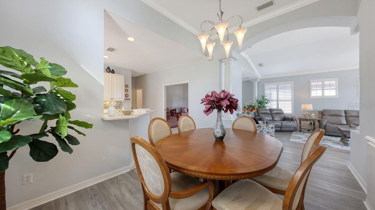 CARRIAGE RUN AT UNIVERSITY PLACE - Residential