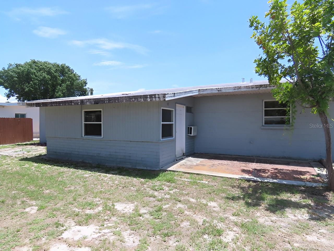 2447 FOSTER LANE