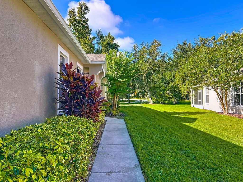 Photo of 15733 Phoebepark Avenue, Lithia, FL 33547 (MLS # TB8420377)