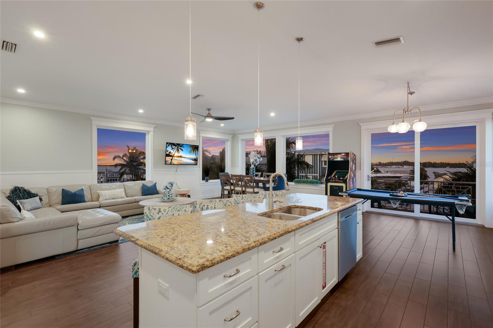 CORRECTED PLAT OF AZURE SHORES - Residential