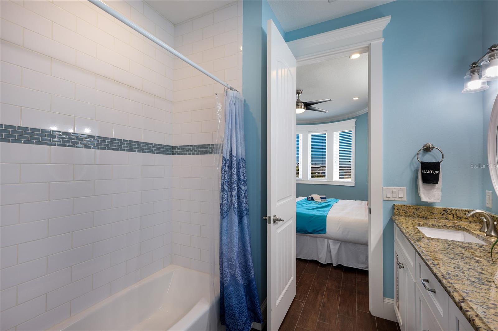 CORRECTED PLAT OF AZURE SHORES - Residential