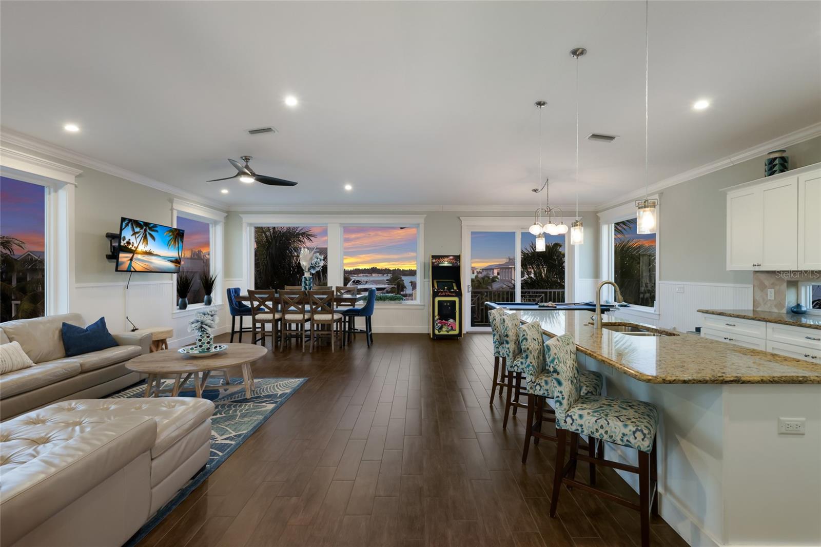 CORRECTED PLAT OF AZURE SHORES - Residential