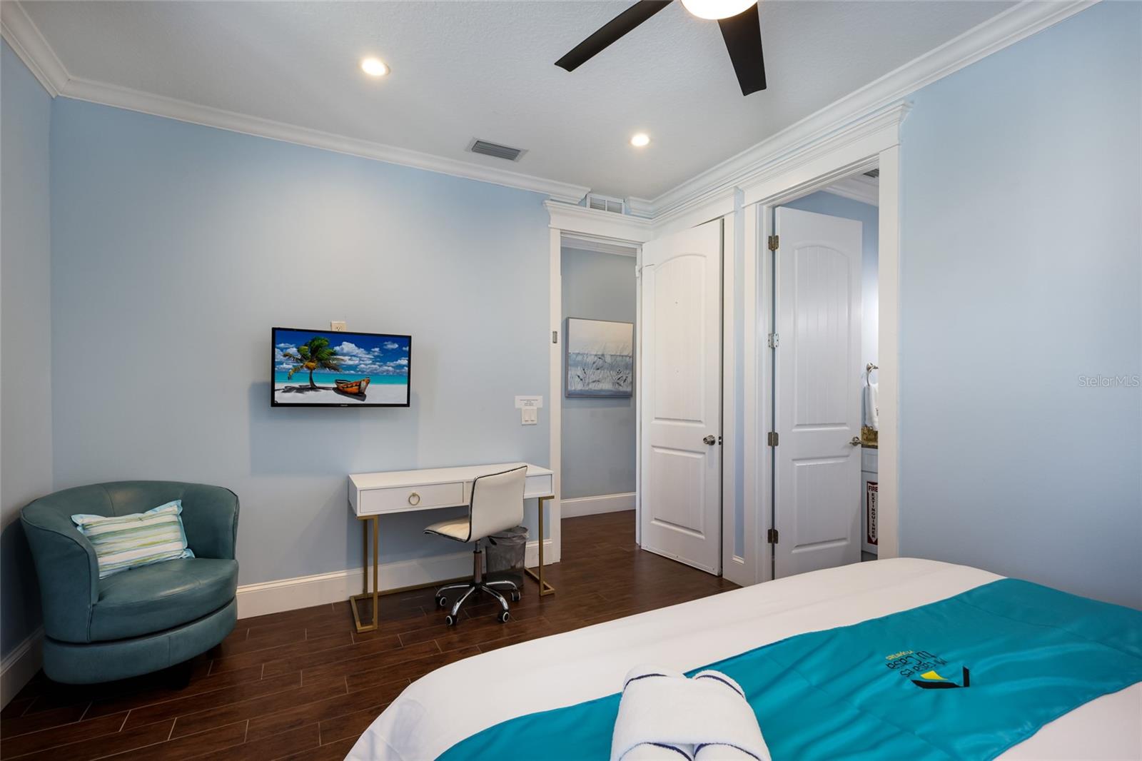 CORRECTED PLAT OF AZURE SHORES - Residential