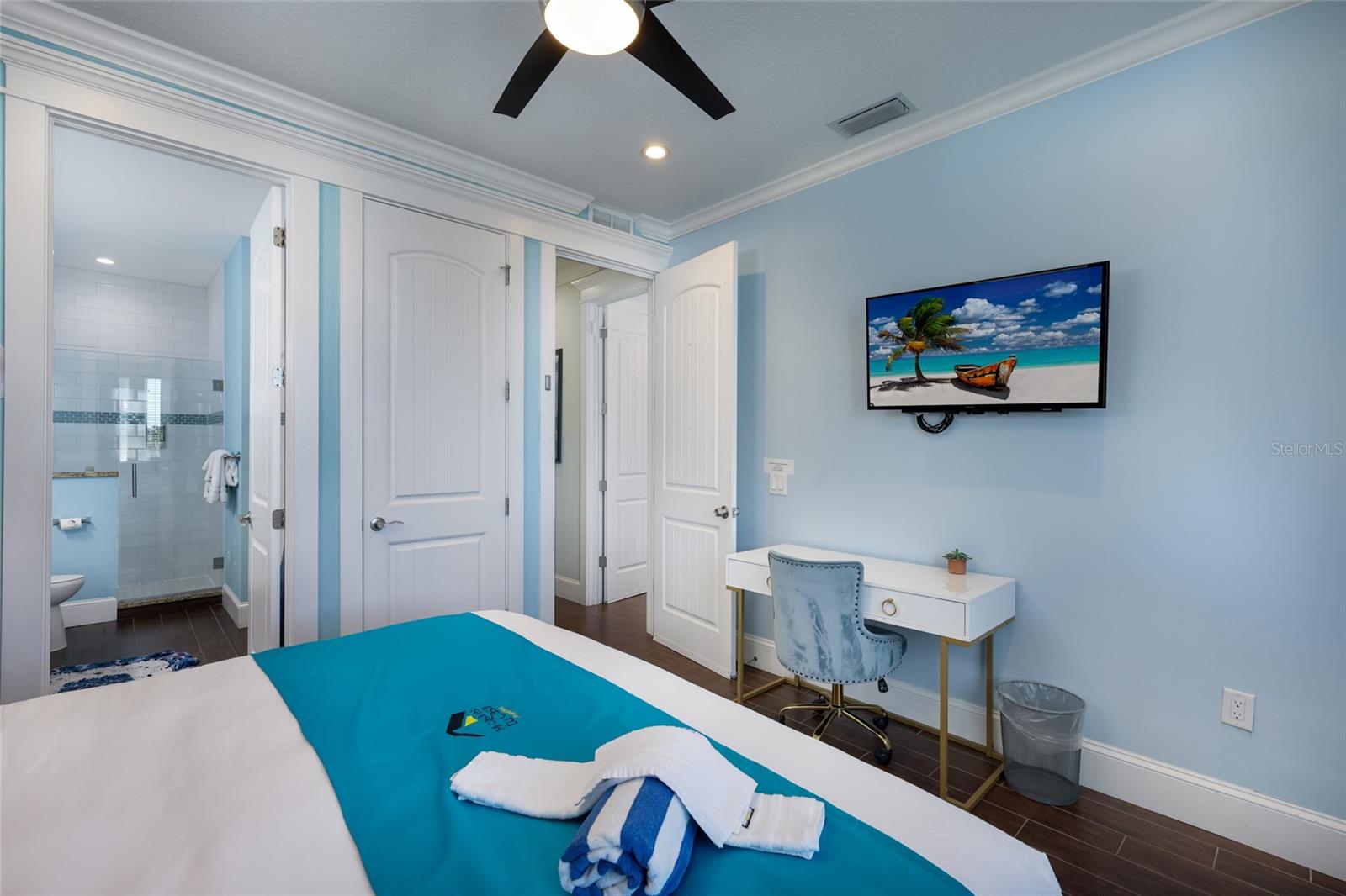 CORRECTED PLAT OF AZURE SHORES - Residential