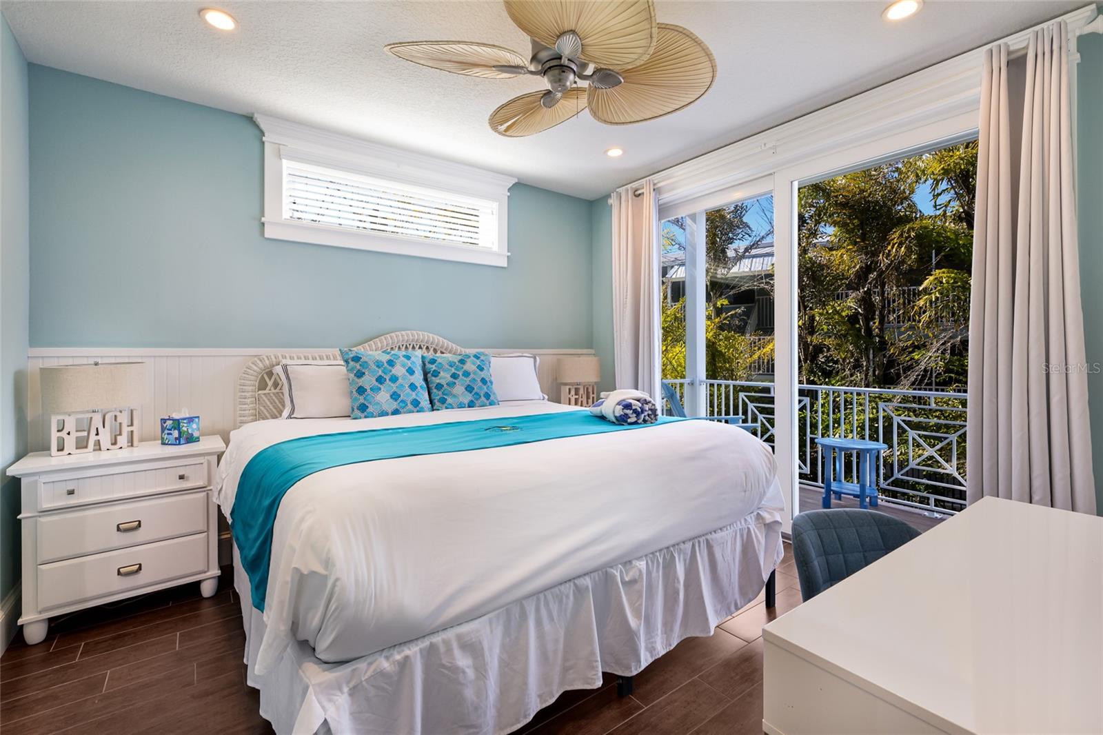 CORRECTED PLAT OF AZURE SHORES - Residential