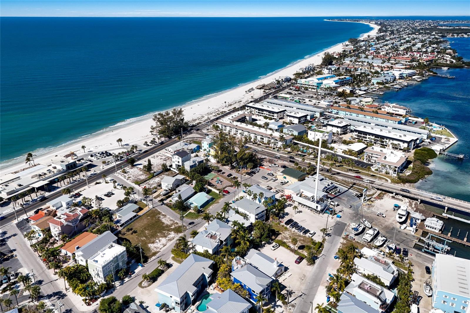 CORRECTED PLAT OF AZURE SHORES - Residential