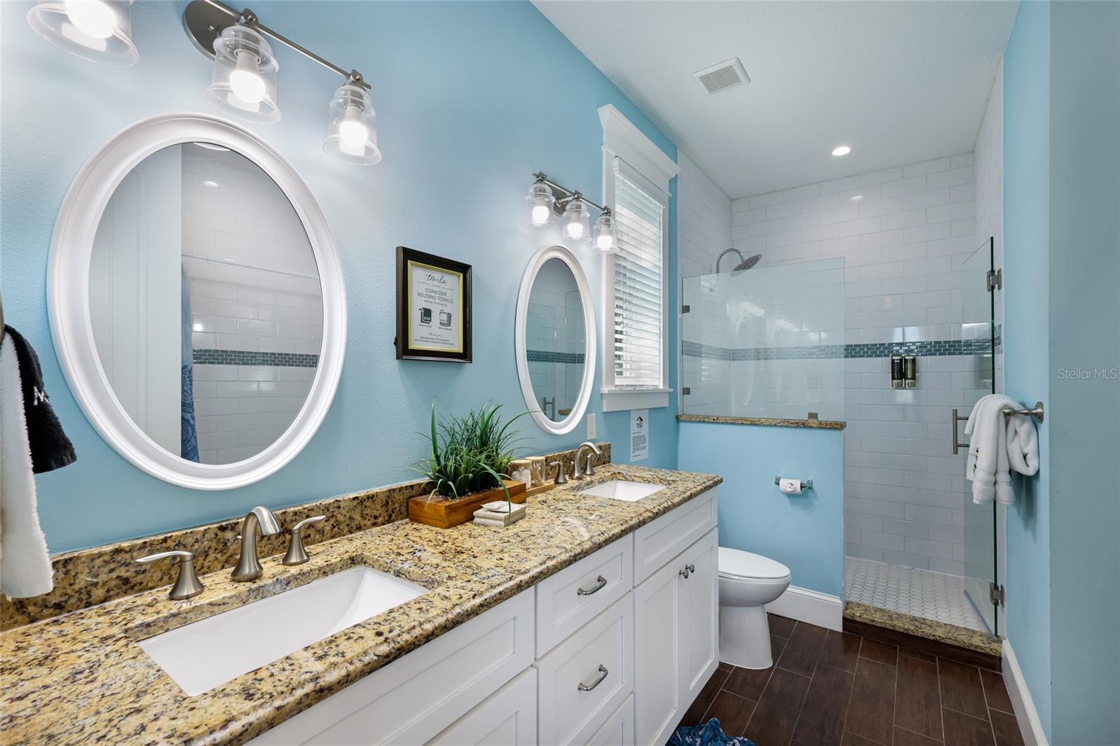 CORRECTED PLAT OF AZURE SHORES - Residential