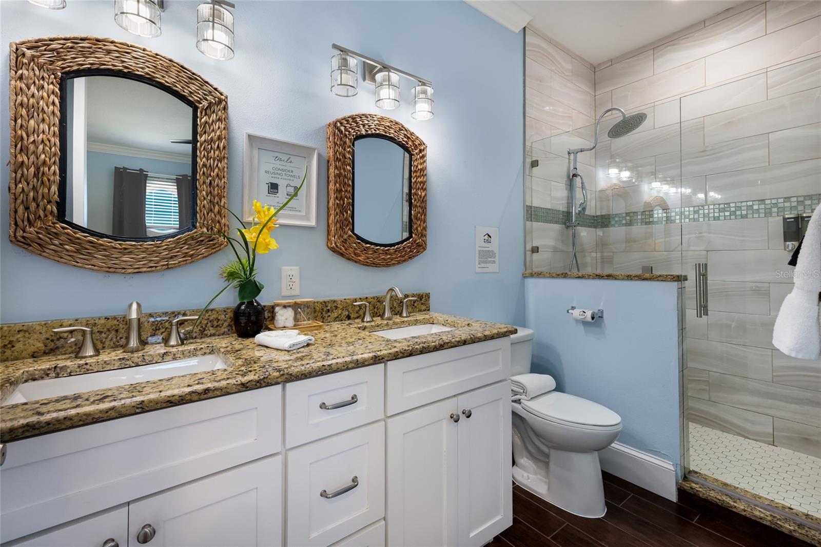 CORRECTED PLAT OF AZURE SHORES - Residential